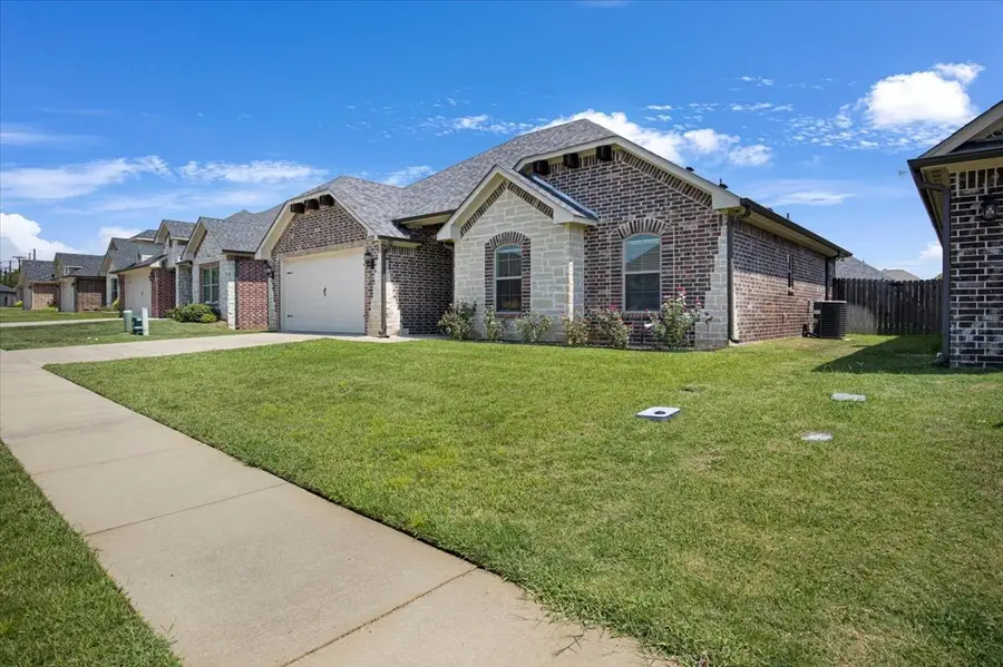 225 Patience Avenue, Lindale, TX 75771 - #3