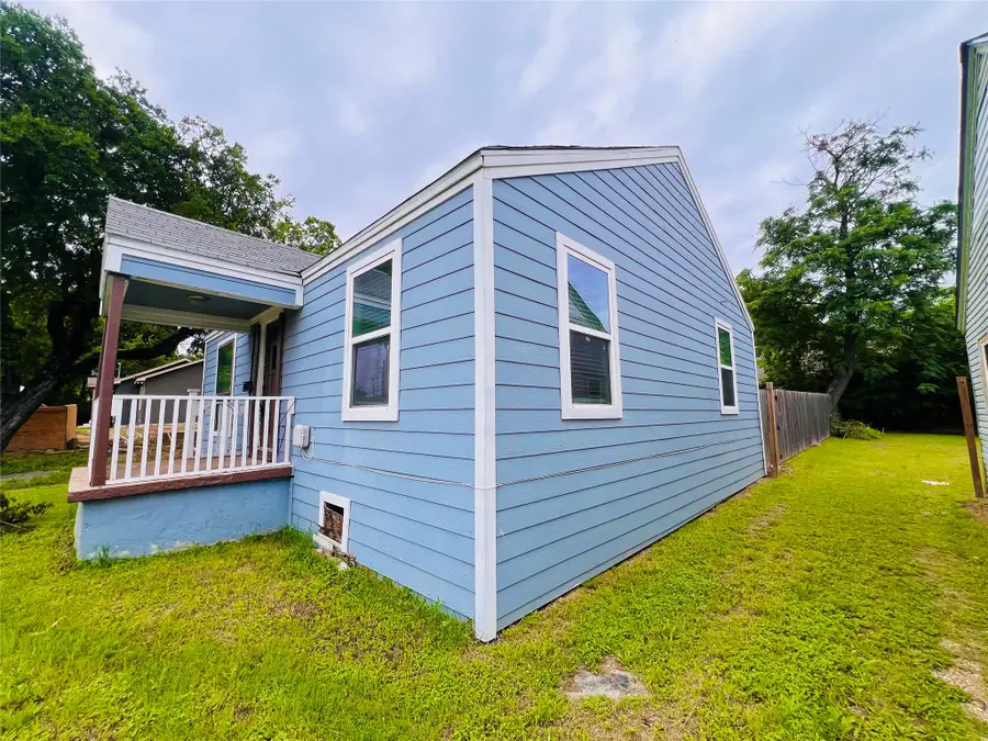 1919 E Ledbetter Drive, Dallas, TX 75216 - #2