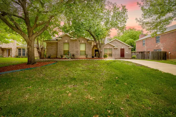 1519 Stratford Drive, Mansfield, TX 76063
