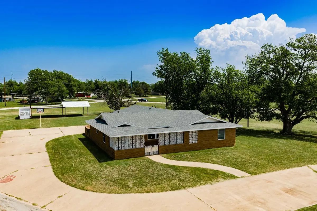 1001 E Nevada, Seymour, TX 76380 - #1