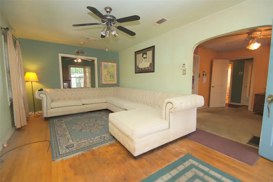 3359 Shelley Boulevard, Dallas, TX 75211 - #2