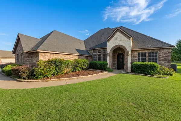 1916 Buckskin Road, Crowley, TX 76036