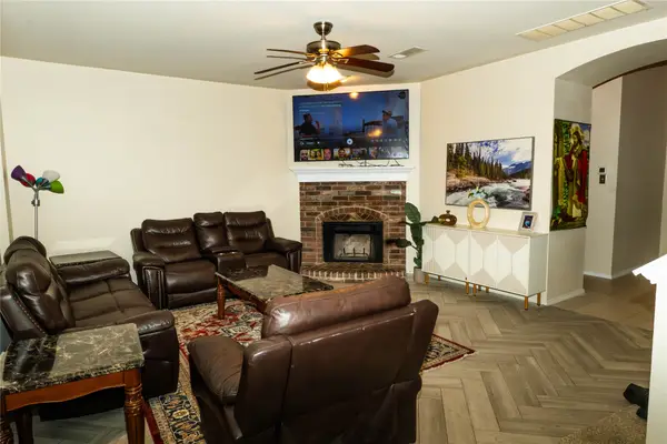 2000 Uvalde Drive, Forney, TX 75126