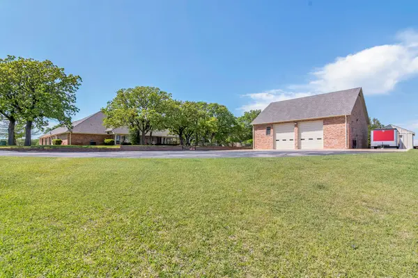 327 Saddle Club Road, Weatherford, TX 76088