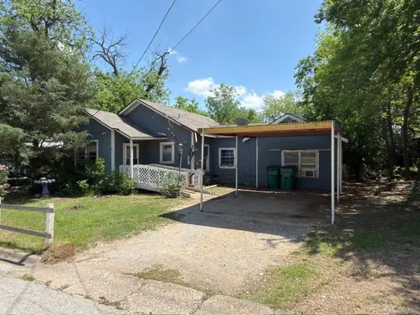 619 W College Street, Jacksboro, TX 76458