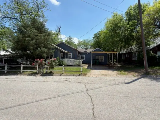 619 W College Street, Jacksboro, TX 76458 - #2