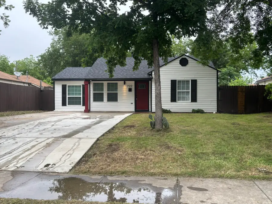 722 SE 11th Street, Grand Prairie, TX 75051 - #2