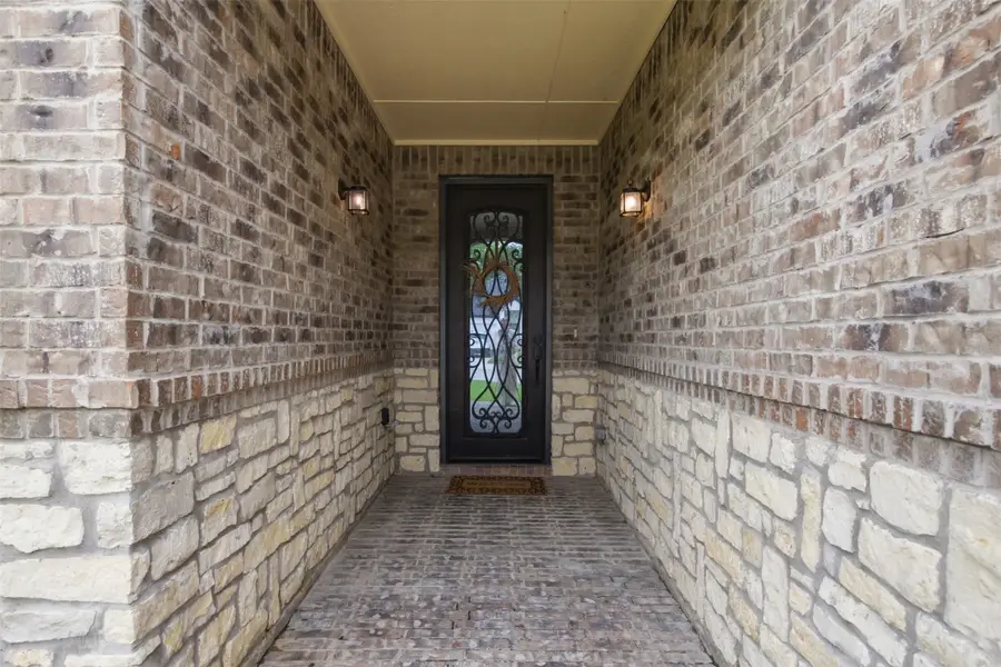 1505 Lakeview Drive, Grand Prairie, TX 75051 - #2
