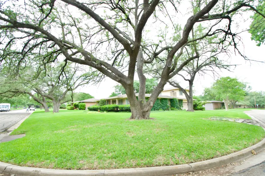 4901 Pine Avenue, Waco, TX 76710 - #3