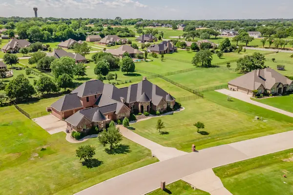 112 Diamond Rose Drive, Burleson, TX 76028
