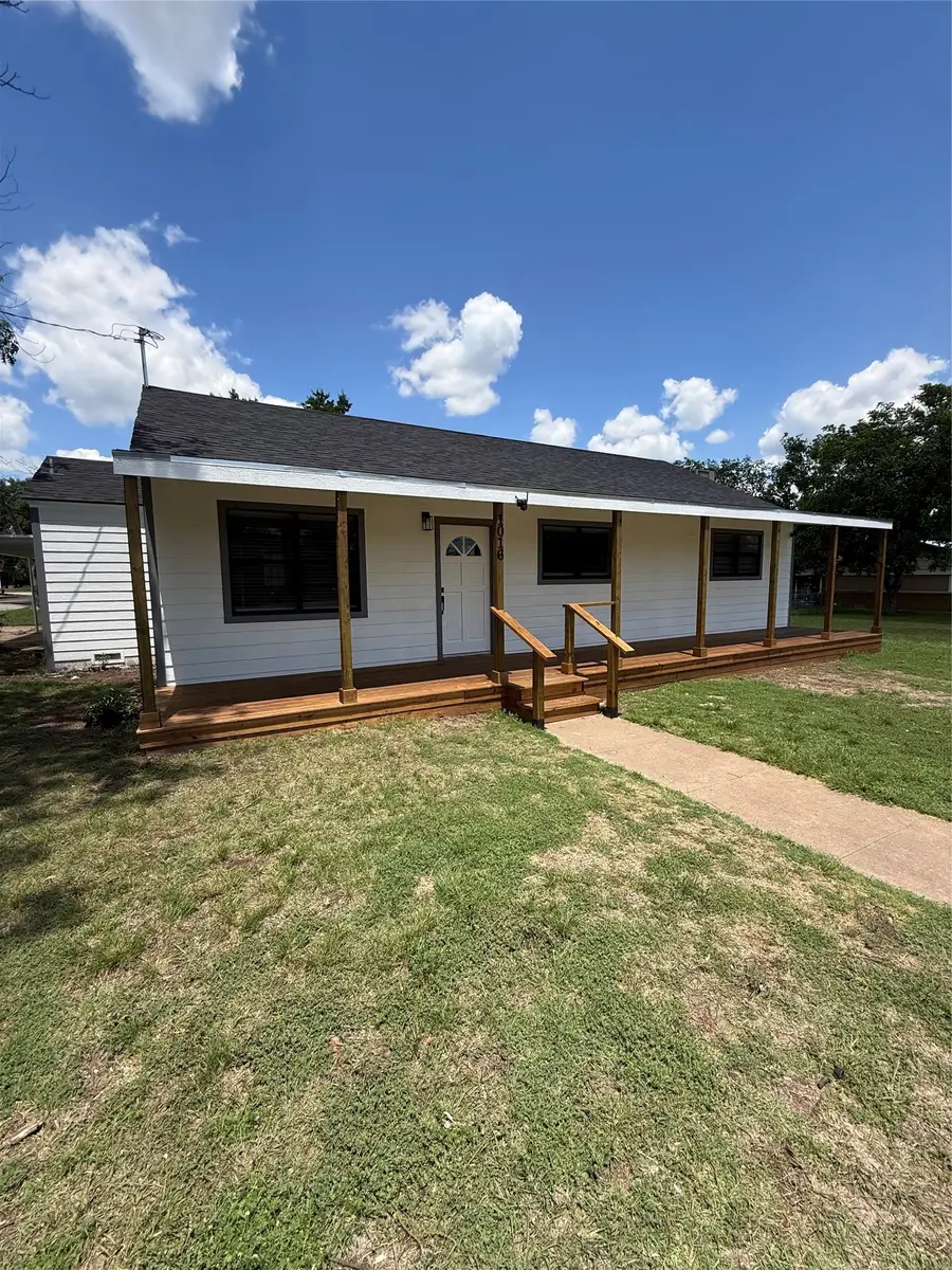 1016 W Cedar Street, Coleman, TX 76834 - #3