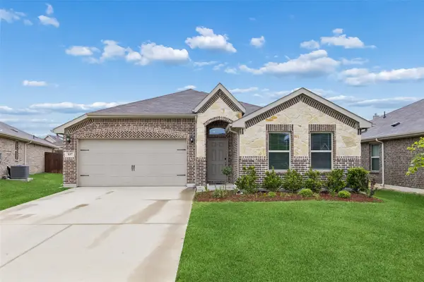 937 Burnet Lane, Aubrey, TX 76227