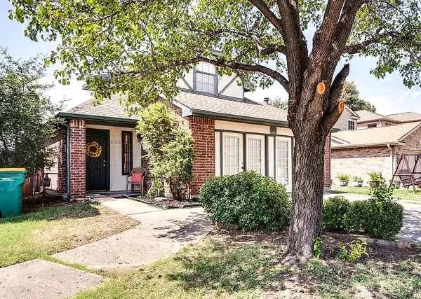 2012 Cardinal Lane, Lewisville, TX 75077