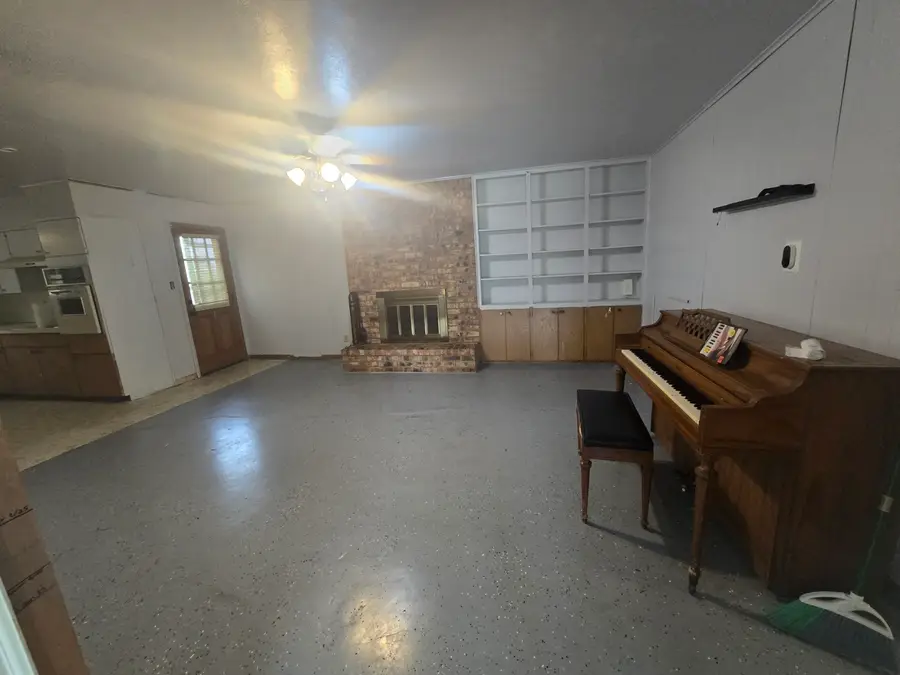 4208 Kingsbury Drive, Wichita Falls, TX 76309 - #3