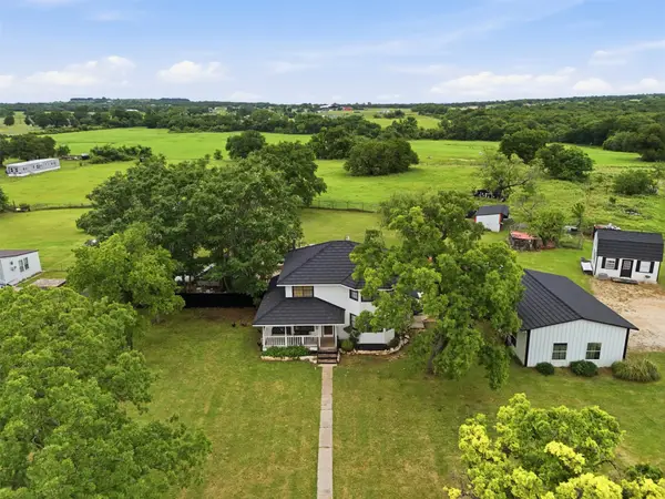 2182 Sunflower Road, Paradise, TX 76073