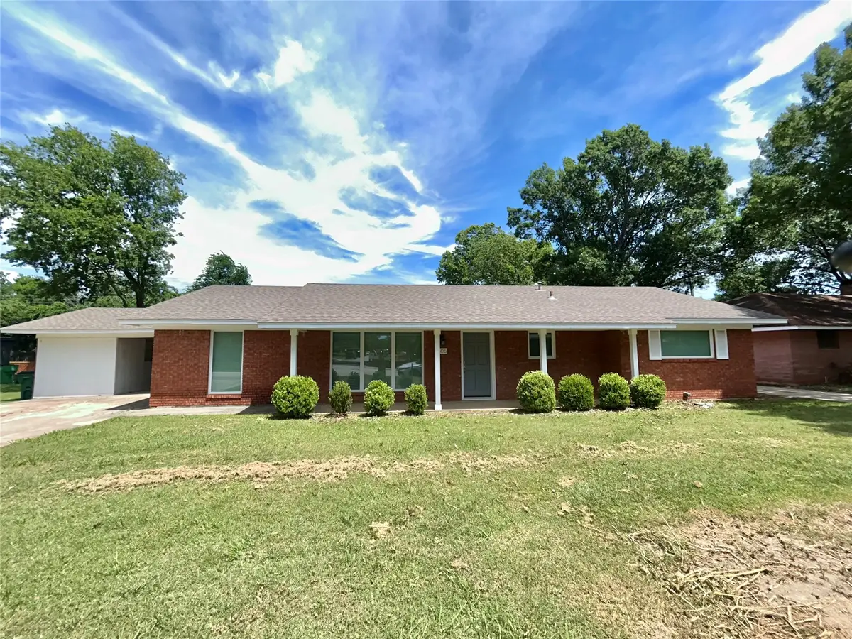 306 Line Drive, Gainesville, TX 76240 - #1