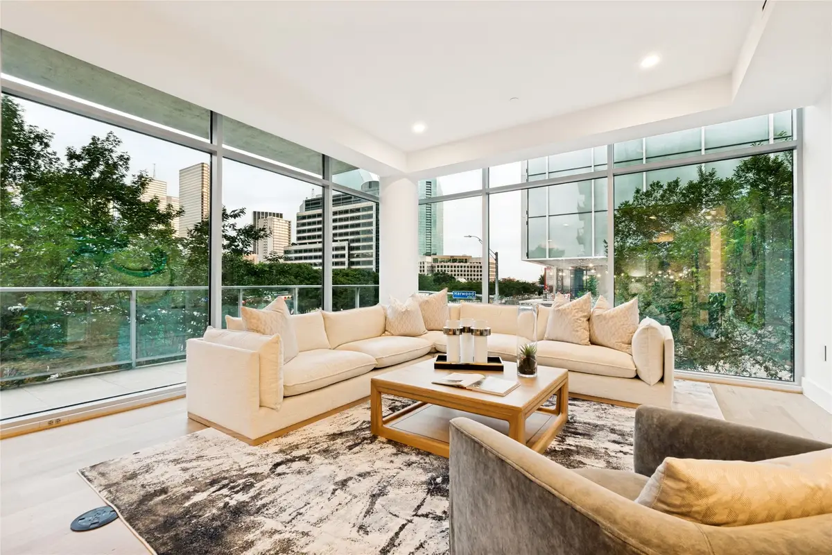 2025 Woodall Rodgers Freeway #23, Dallas, TX 75201 - #1