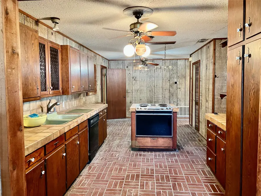 200 Dallas Street, Nocona, TX 76255 - #2