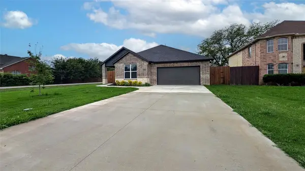 1625 Avenue D, Grand Prairie, TX 75051
