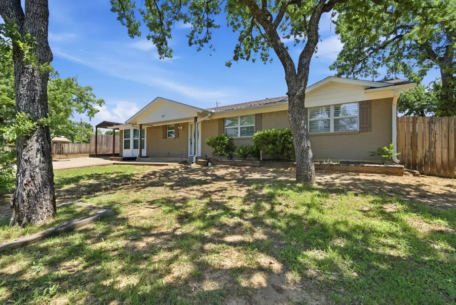 117 Bryan Street, Jacksboro, TX 76458 - #2