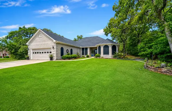 130 Cayuga Trail, Lake Kiowa, TX 76240