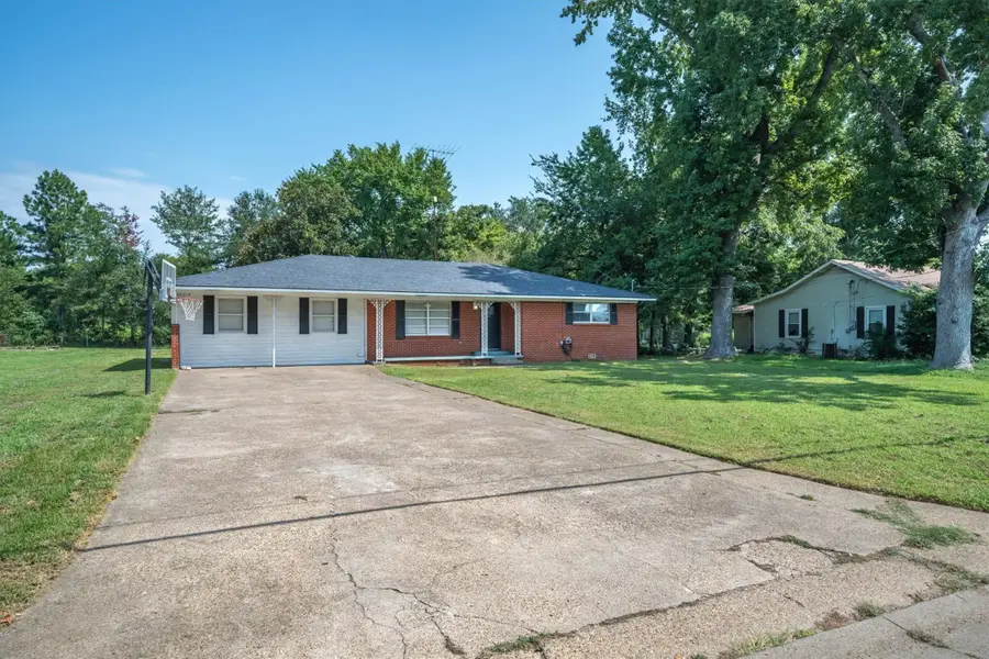 200 W Kansas Street, Van, TX 75790 - #2