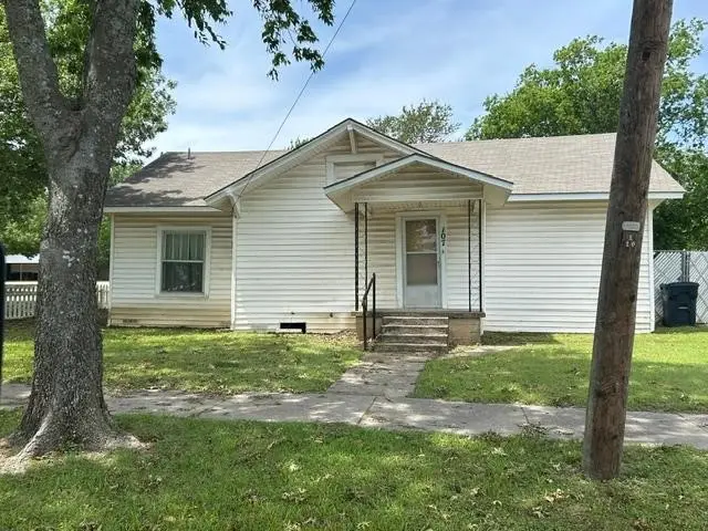107 S Sears Street, Whitewright, TX 75491 - #1
