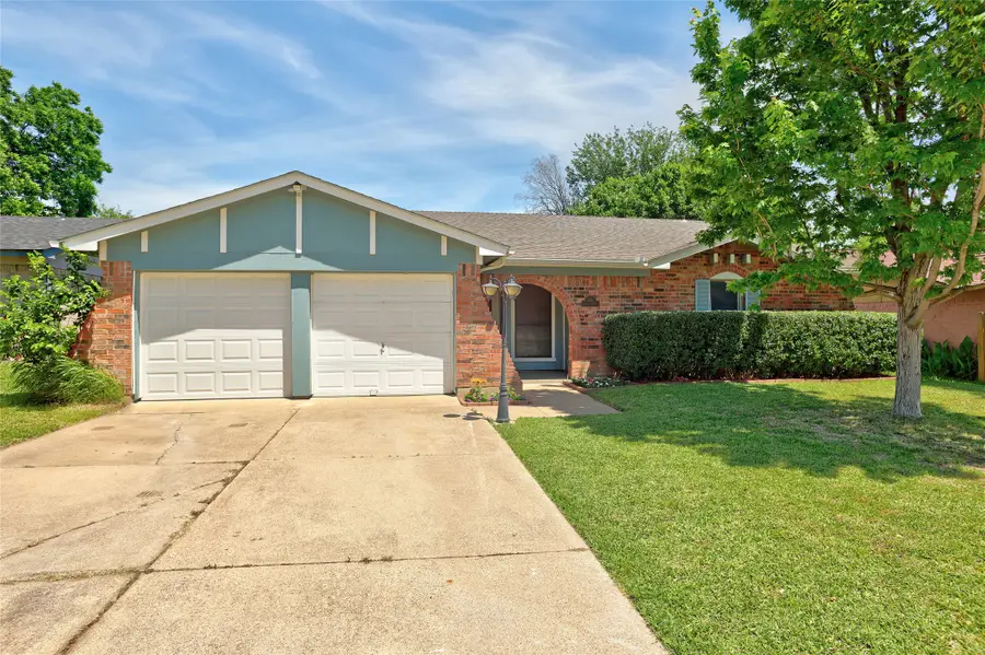 105 Countryside Drive, Arlington, TX 76014 - #2