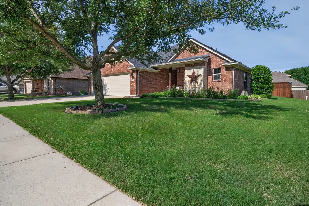 3916 Palomino Drive, Benbrook, TX 76116 - #1