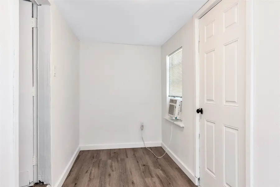 107 E 11th, Kemp, TX 75143 - #3