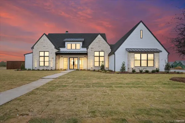 919 Fawn Drive, McGregor, TX 76657