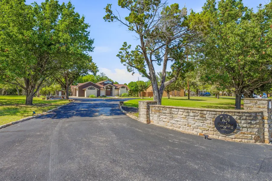 624 Williamsburg Court, Granbury, TX 76048 - #2