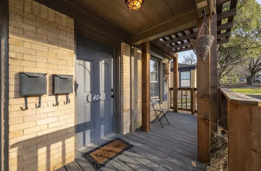 406 N Montreal Avenue, Dallas, TX 75208 - #2