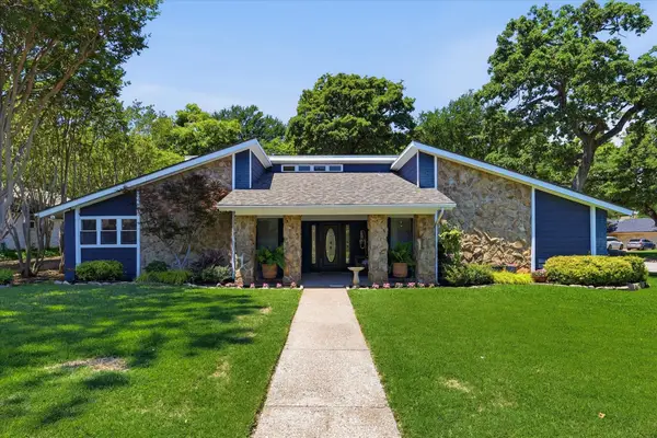 2850 Creekwood Drive, Grapevine, TX 76051