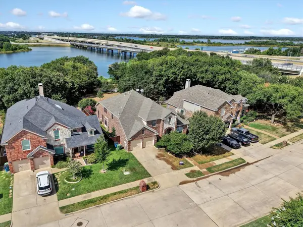 2326 Balleybrooke Drive, Lewisville, TX 75077