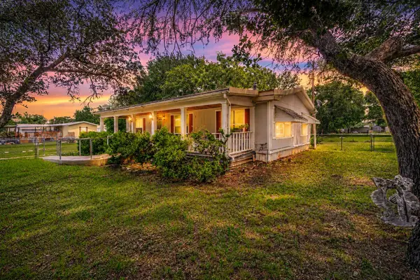 3007 Tanglewood Drive, Granbury, TX 76048