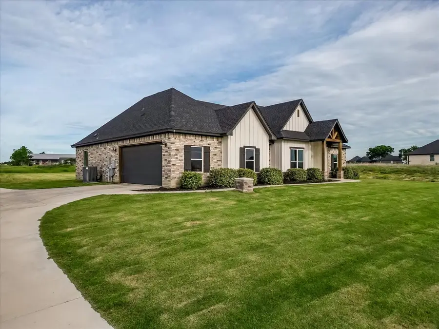 1040 Pioneer Crossing, Weatherford, TX 76088 - #2
