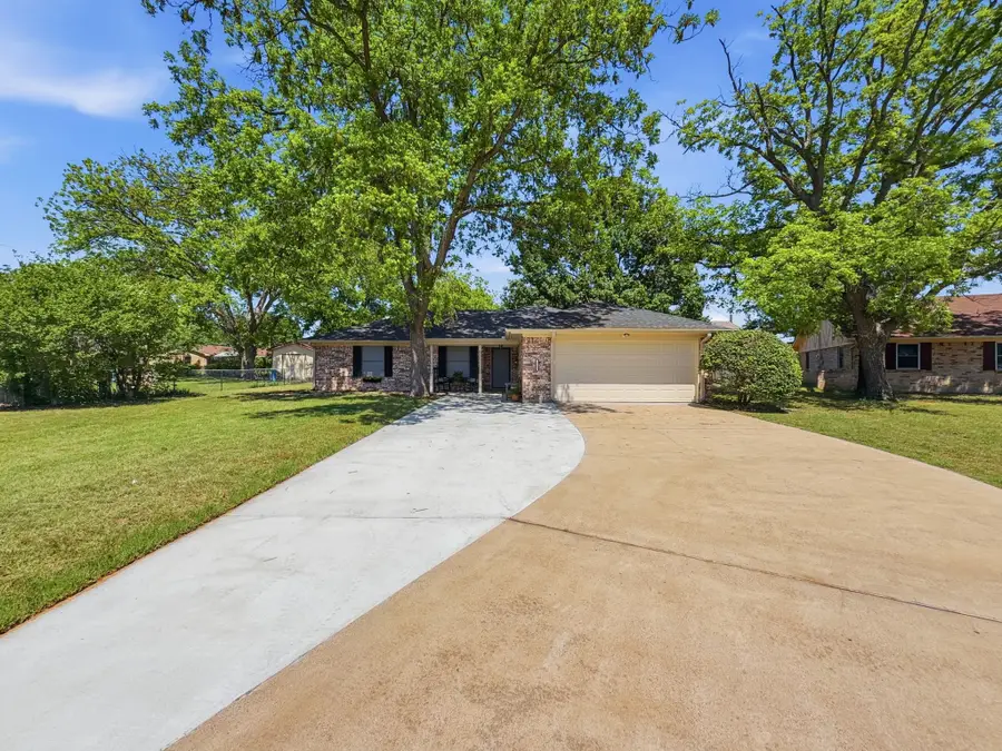 1103 Holiday Court, Granbury, TX 76048 - #3