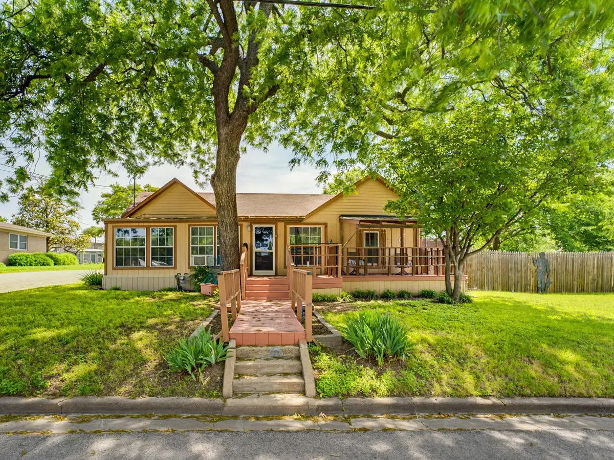 601 S Miller Street, Decatur, TX 76234 - #1