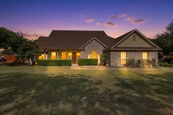 7011 Singleton Road, Midlothian, TX 76065