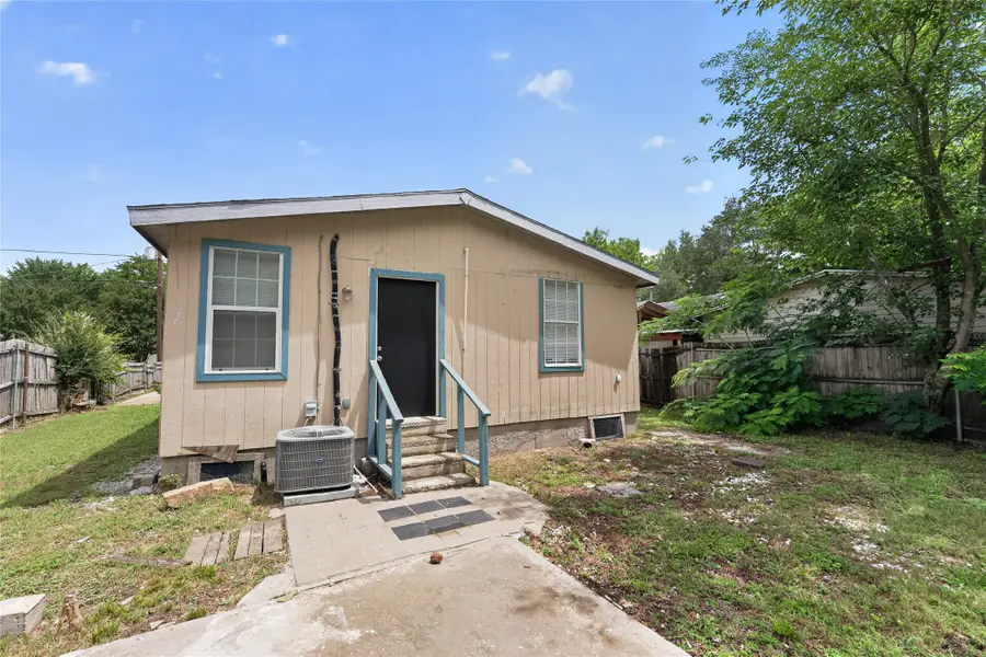 8914 Cardella Avenue, Dallas, TX 75217 - #3
