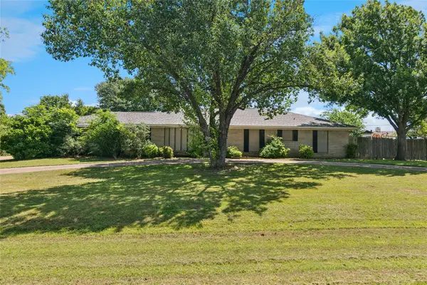 130 Clinton Lane, Midlothian, TX 76065