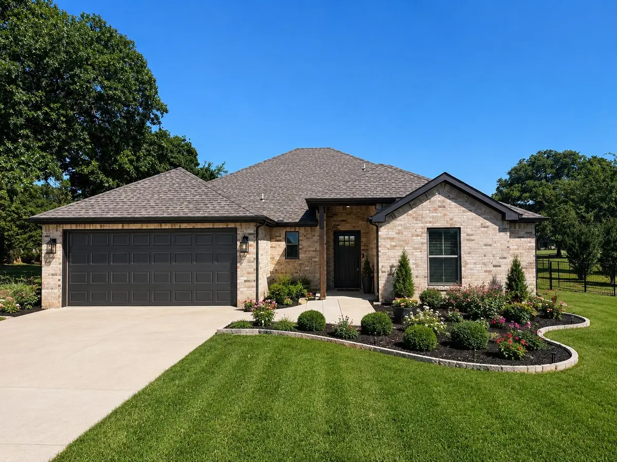 108 Kiowa Drive W, Lake Kiowa, TX 76240 - #1