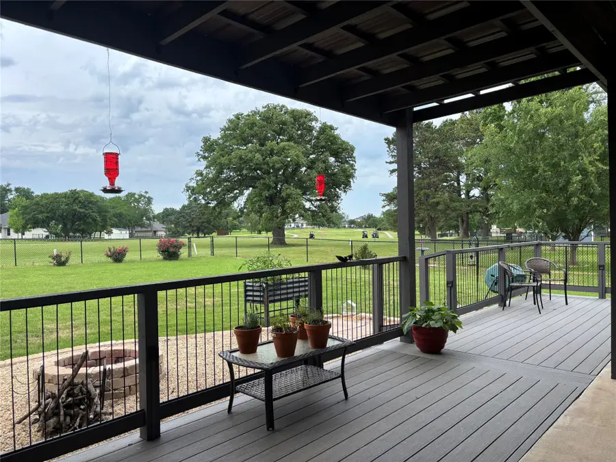 108 Kiowa Drive W, Lake Kiowa, TX 76240 - #2