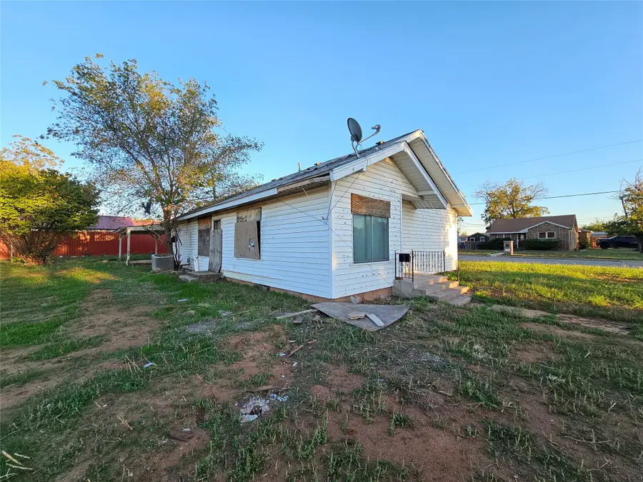 1211 Campbell Street, Sweetwater, TX 79556 - #2