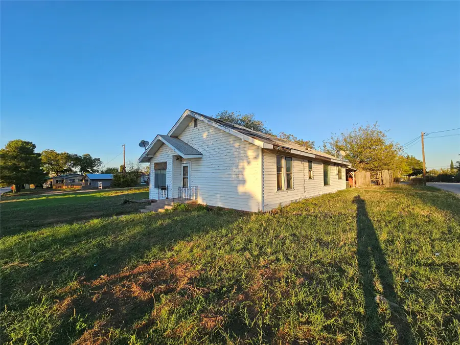 1211 Campbell Street, Sweetwater, TX 79556 - #3
