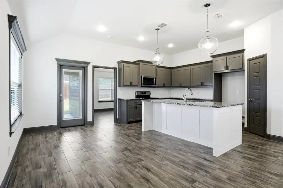 210 Clover Circle, Weatherford, TX 76086 - #2