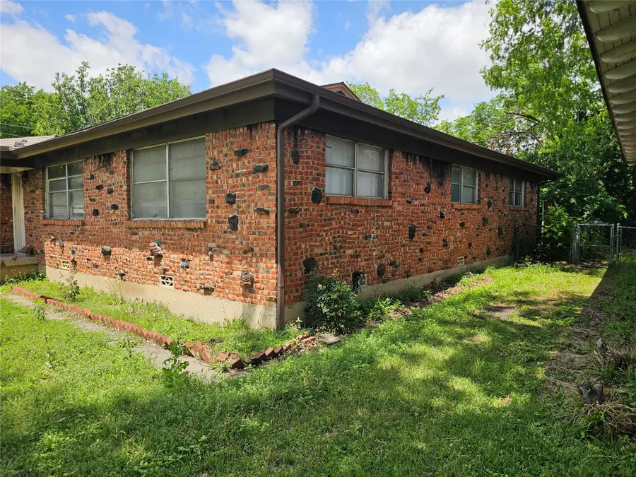 5301 Ammons Street, Haltom City, TX 76117 - #2