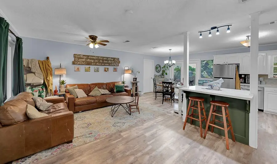 902 S Avenue L, Clifton, TX 76634 - #2