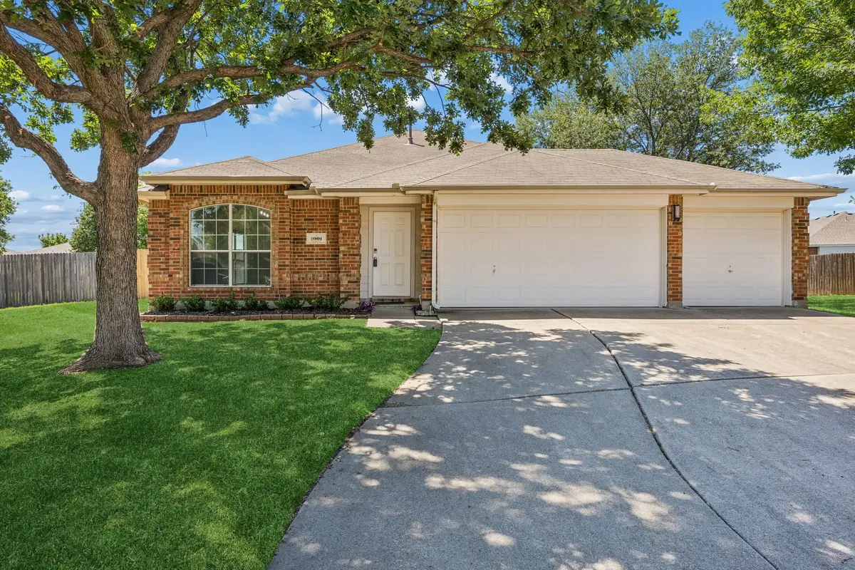 1001 Crane Circle, Saginaw, TX 76131 - #1